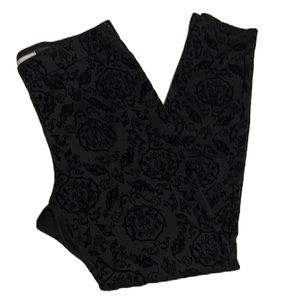 Women’s FEVER, Beautifully Designed Leggings, Black, Size Medium